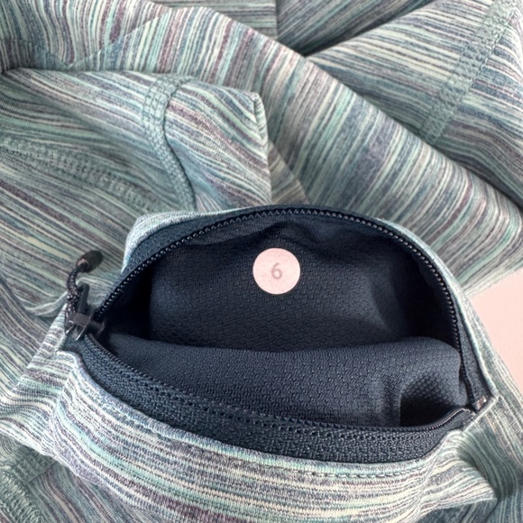 Lululemon multi color leggings size 6 - Picture 4 of 5